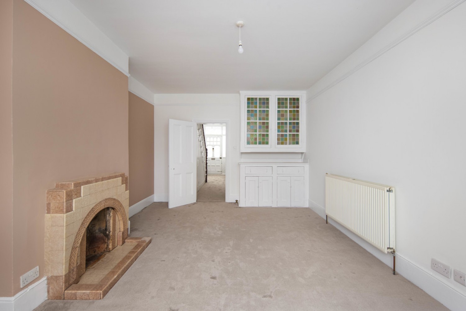 3 bedroom House for Sale Clavering Road, Aldersbrook