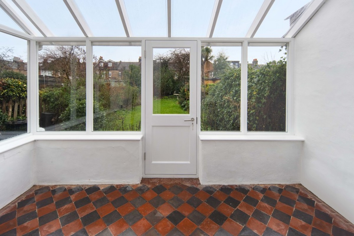 Clavering Road, Aldersbrook