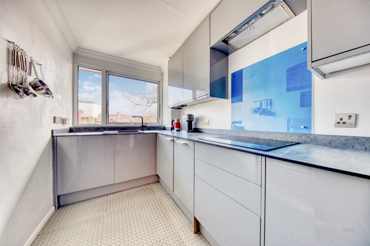 2 bedroom Flat for Sale Bourne Court, Wanstead