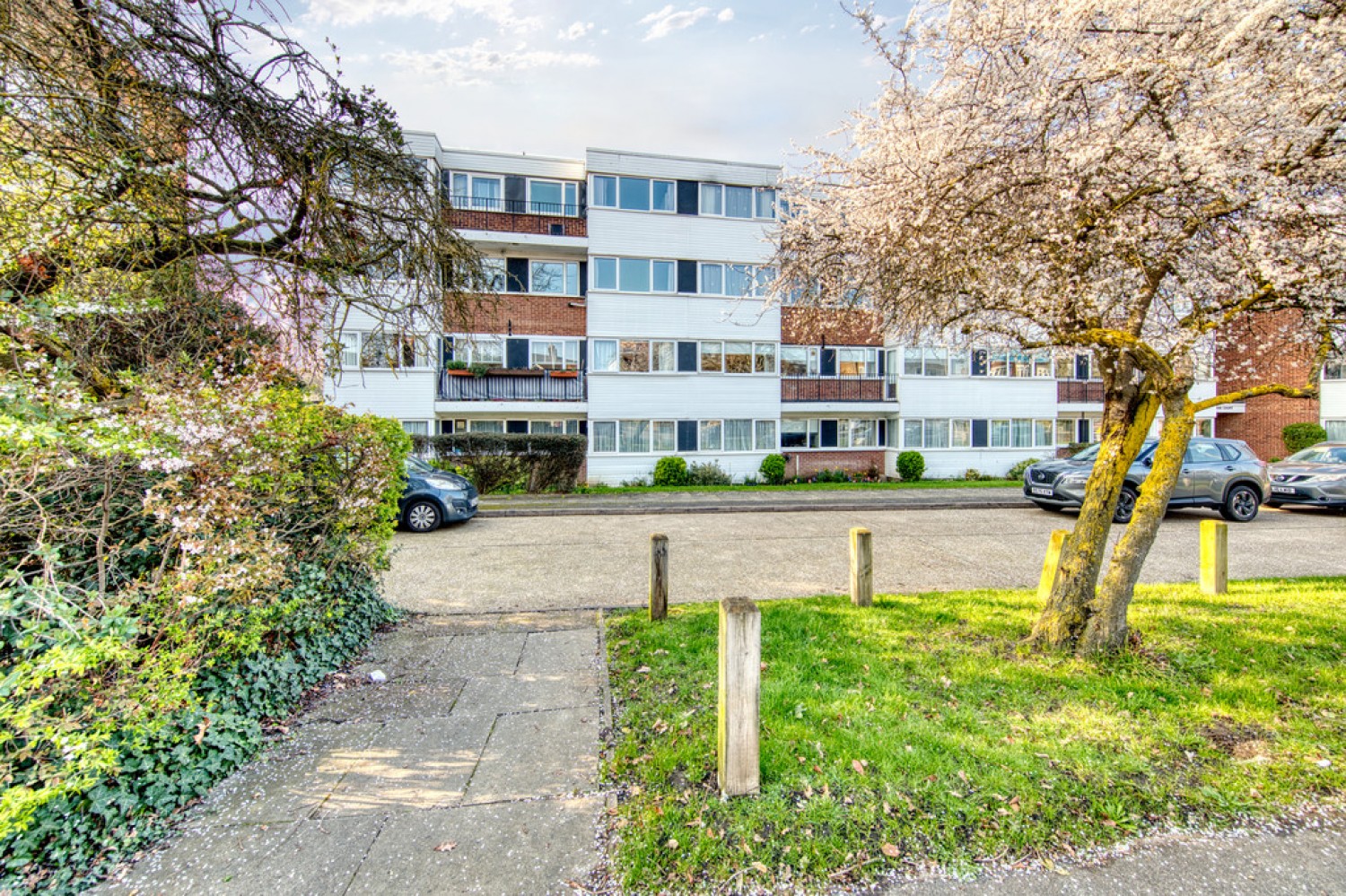 2 bedroom Flat for Sale Bourne Court, Wanstead
