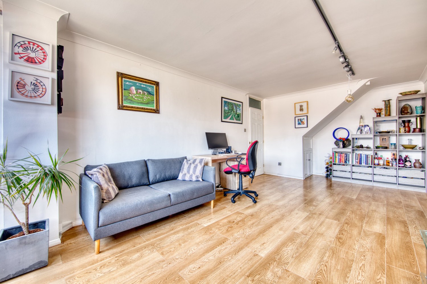 2 bedroom Flat for Sale Bourne Court, Wanstead