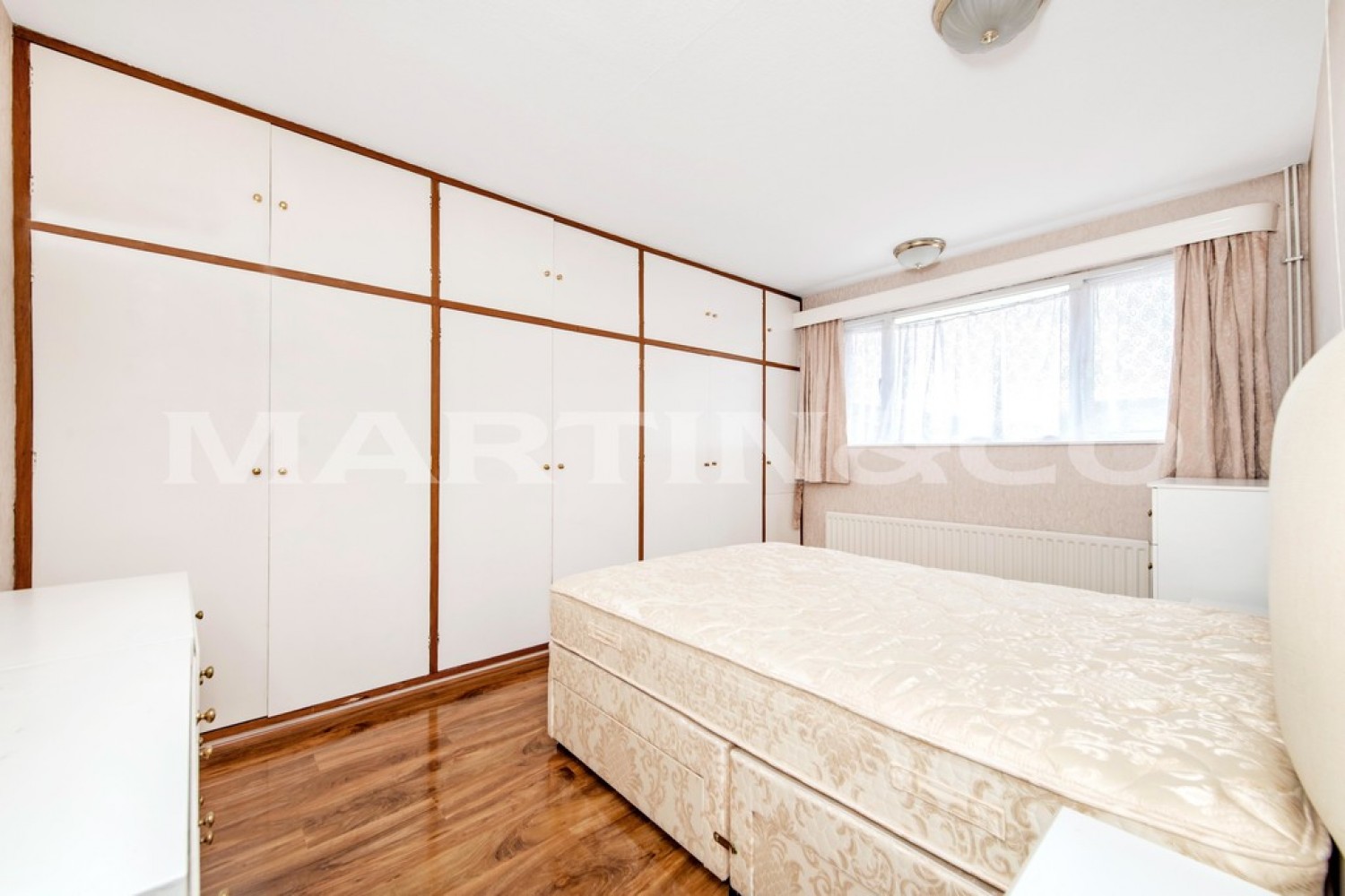 2 bedroom Flat for Sale Hardwick Court, Spratt Hall Road, Wanstead