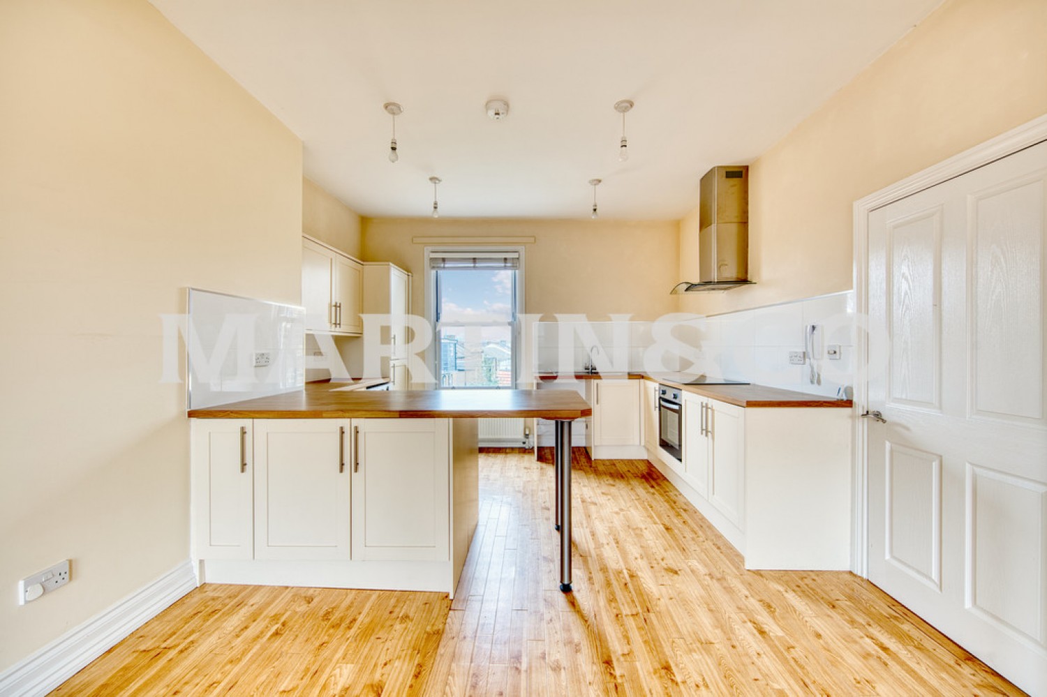 2 bedroom Flat for Letting High Road, Leytonstone