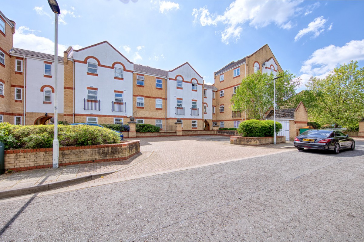 Aaron Hill Road, Beckton