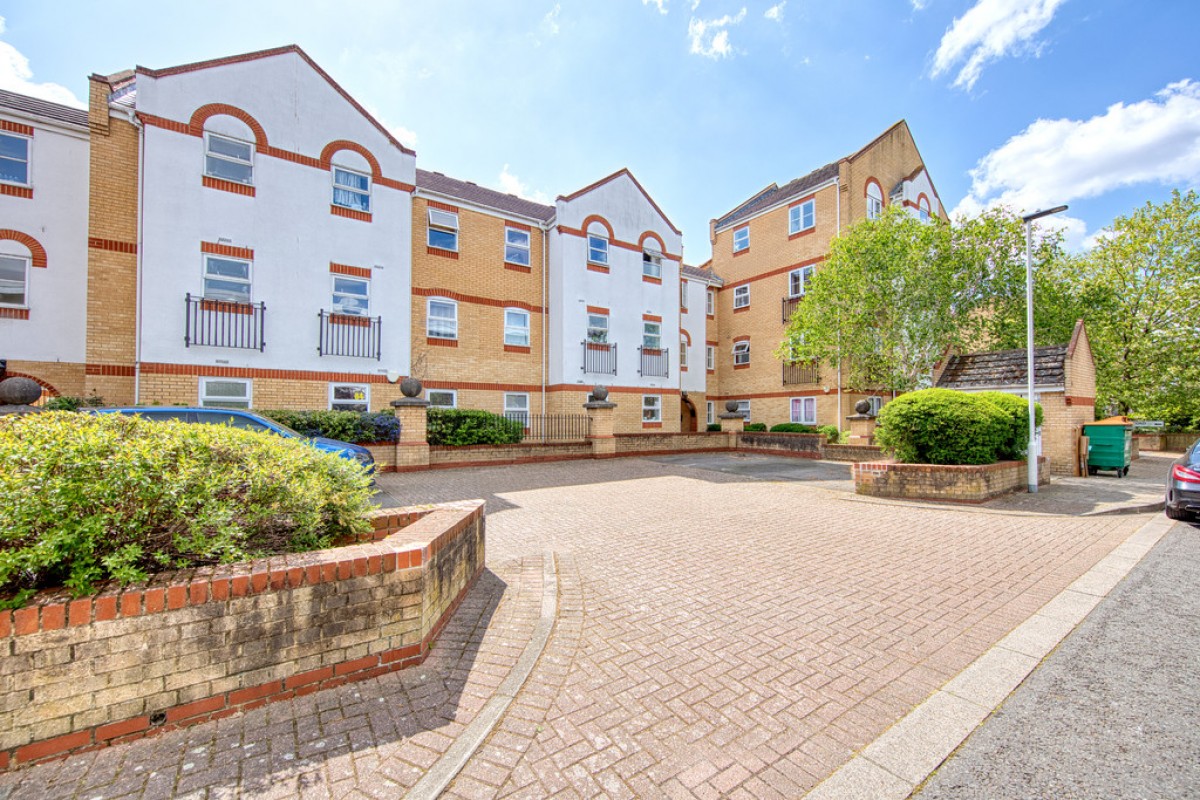 Aaron Hill Road, Beckton