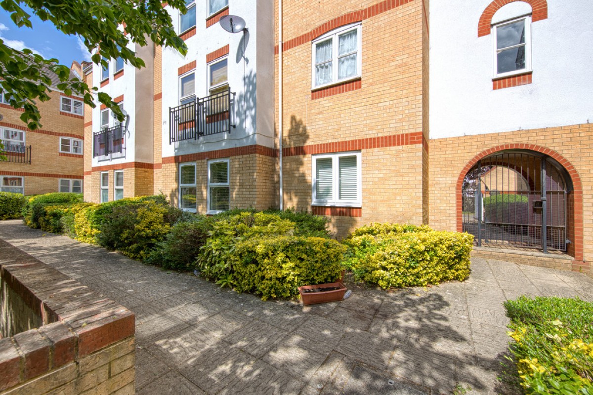 Aaron Hill Road, Beckton