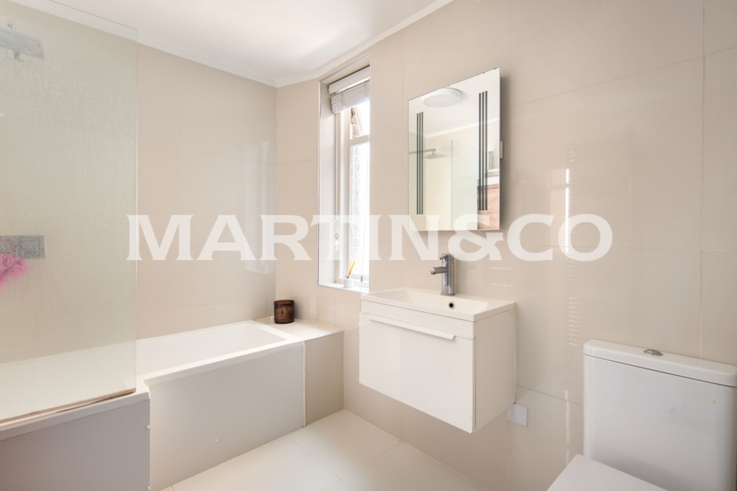 2 bedroom Flat for Sale Hermon Hill, Wanstead