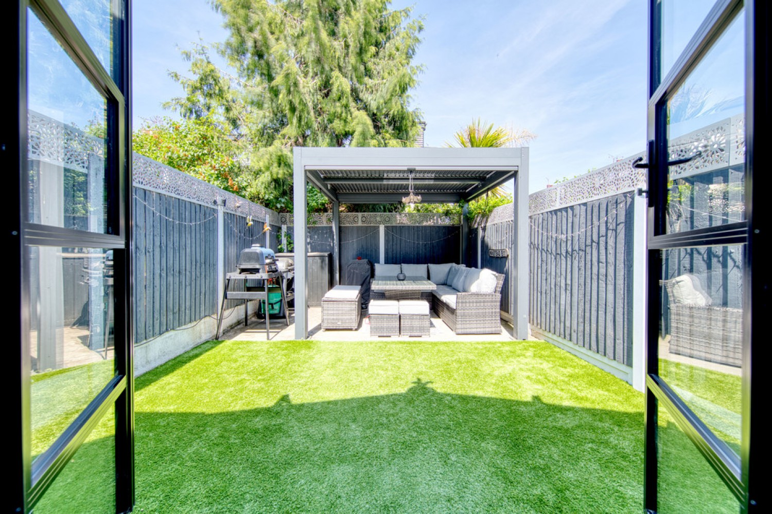 4 bedroom House for Sale Chester Road, Wanstead