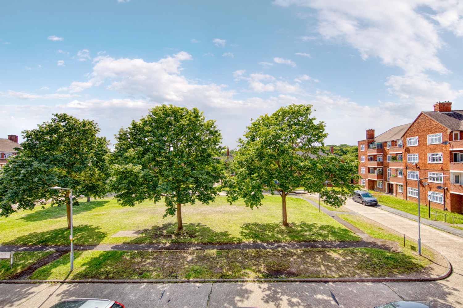 2 bedroom Flat for Sale Althorne Gardens, South Woodford