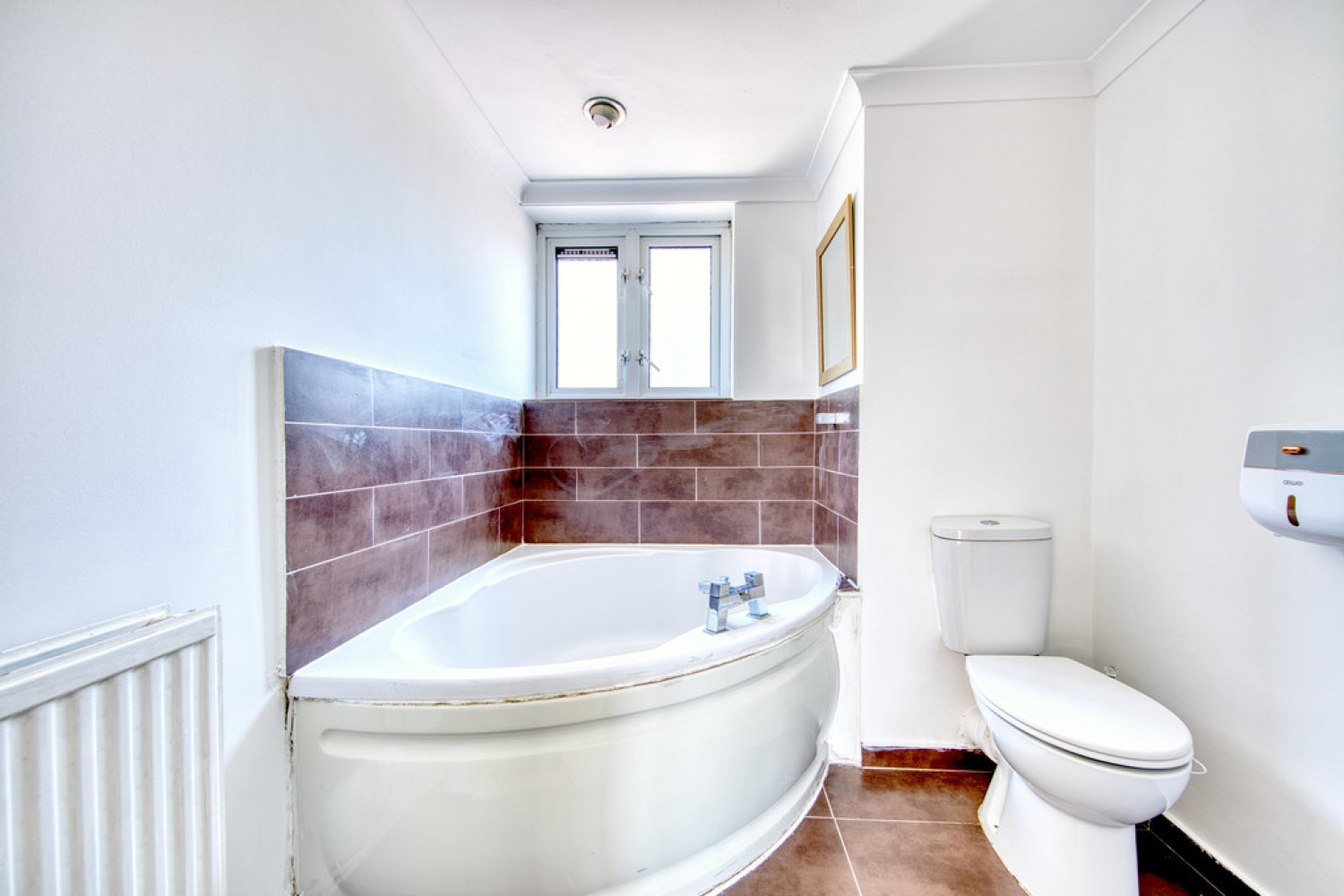 2 bedroom Flat for Sale Althorne Gardens, South Woodford