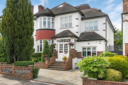 Princes Avenue