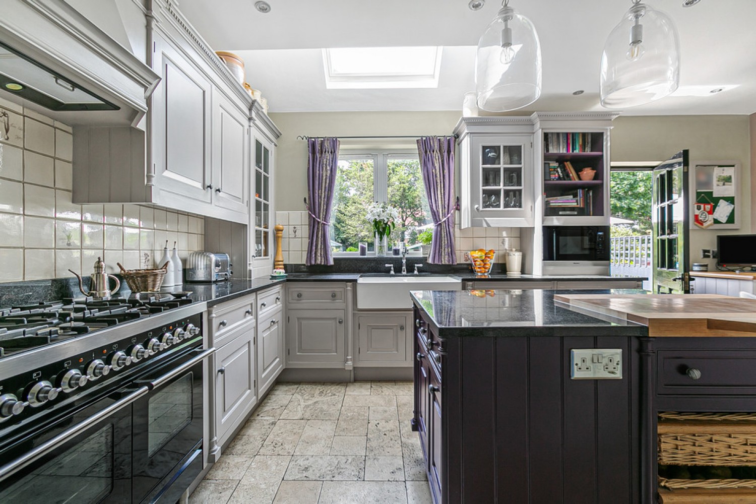 6 bedroom House for Sale Princes Avenue