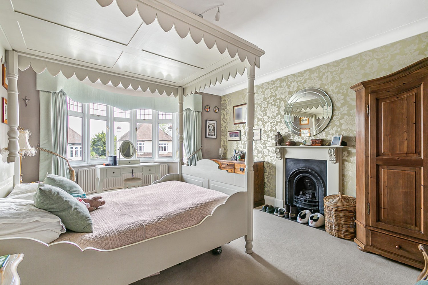 6 bedroom House for Sale Princes Avenue
