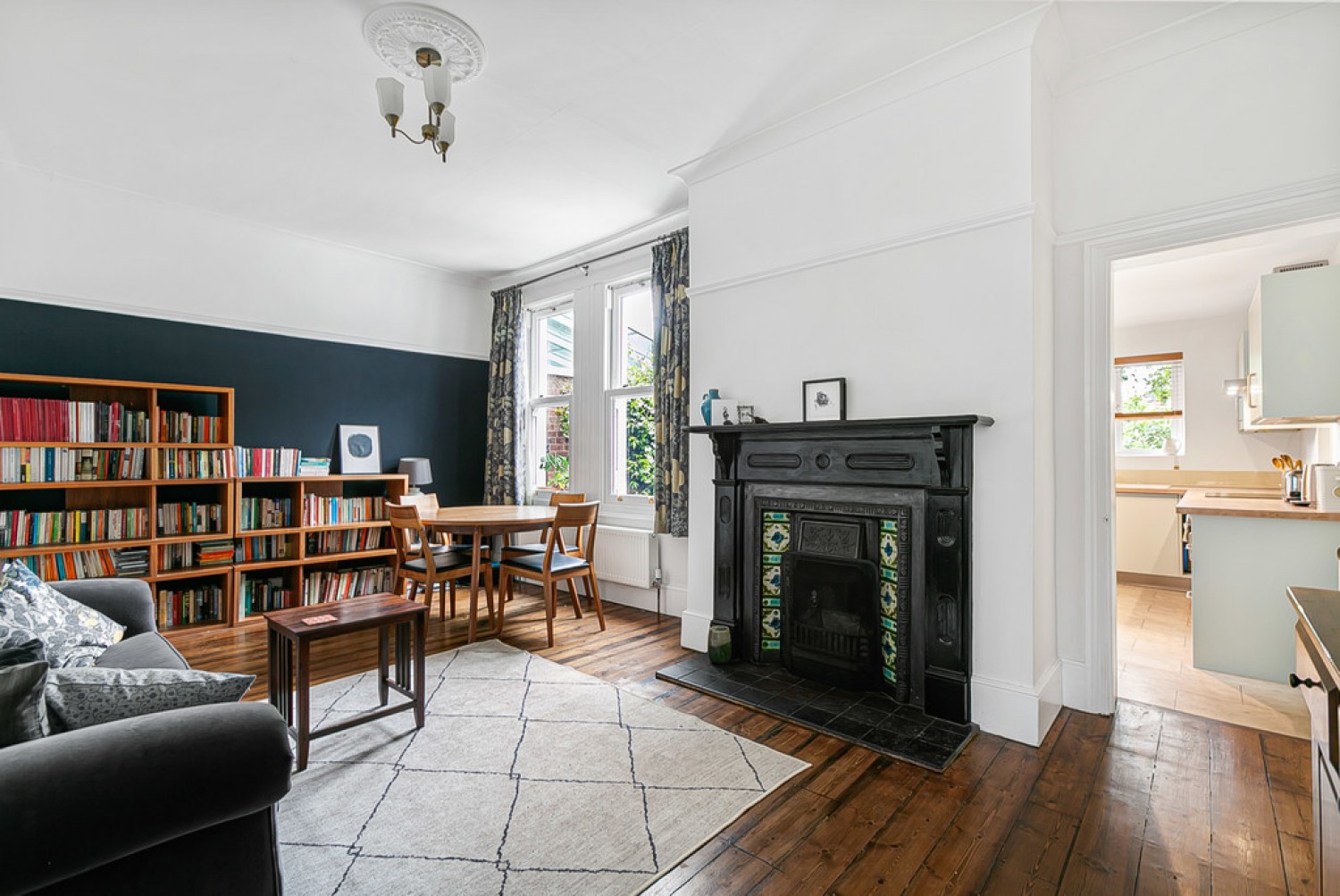 3 bedroom House for Sale Clavering Road, Aldersbrook