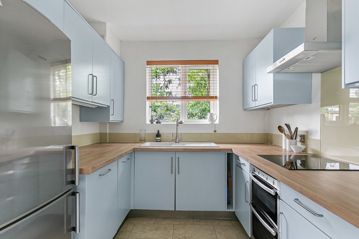 Clavering Road, Aldersbrook