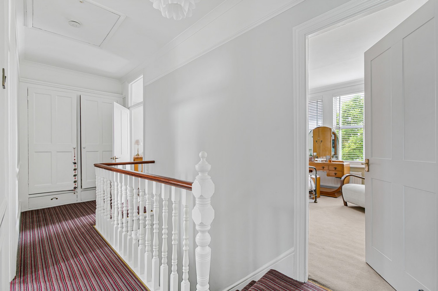 3 bedroom House for Sale Clavering Road, Aldersbrook