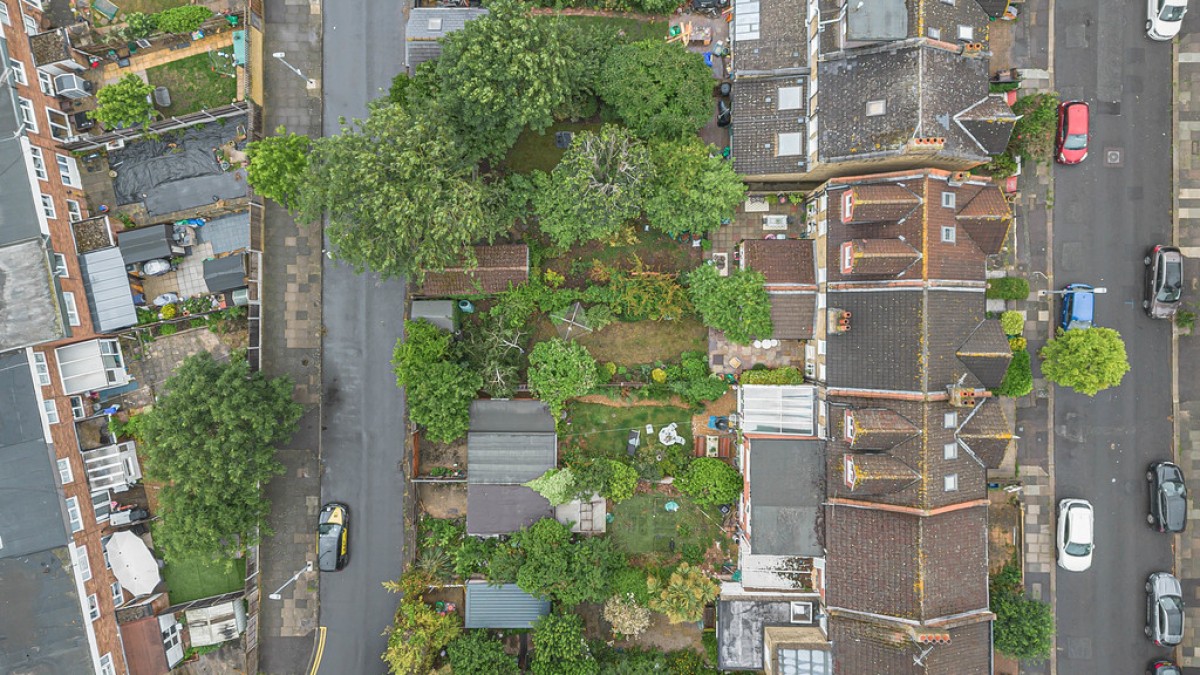 Clavering Road, Aldersbrook