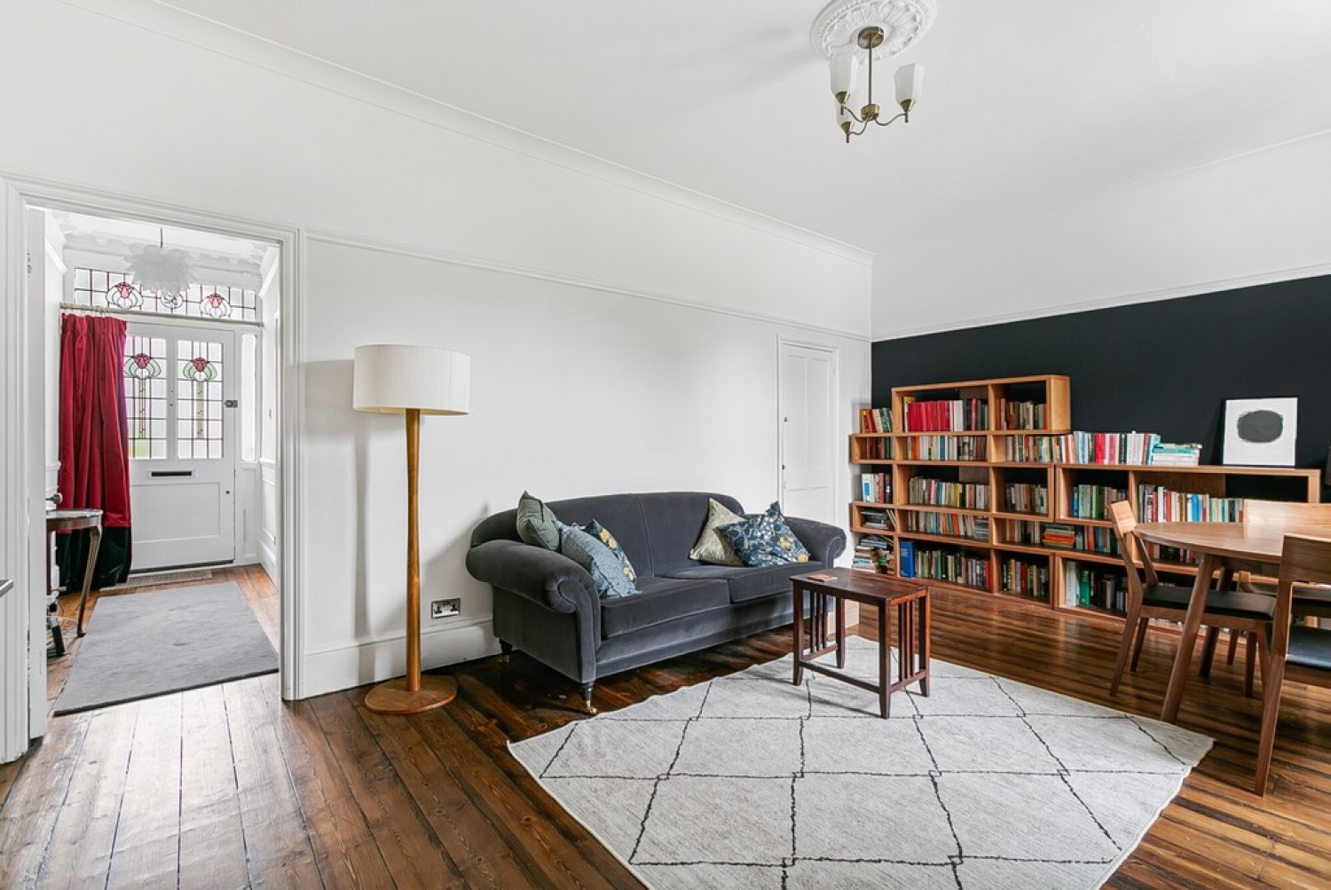 3 bedroom House for Sale Clavering Road, Aldersbrook