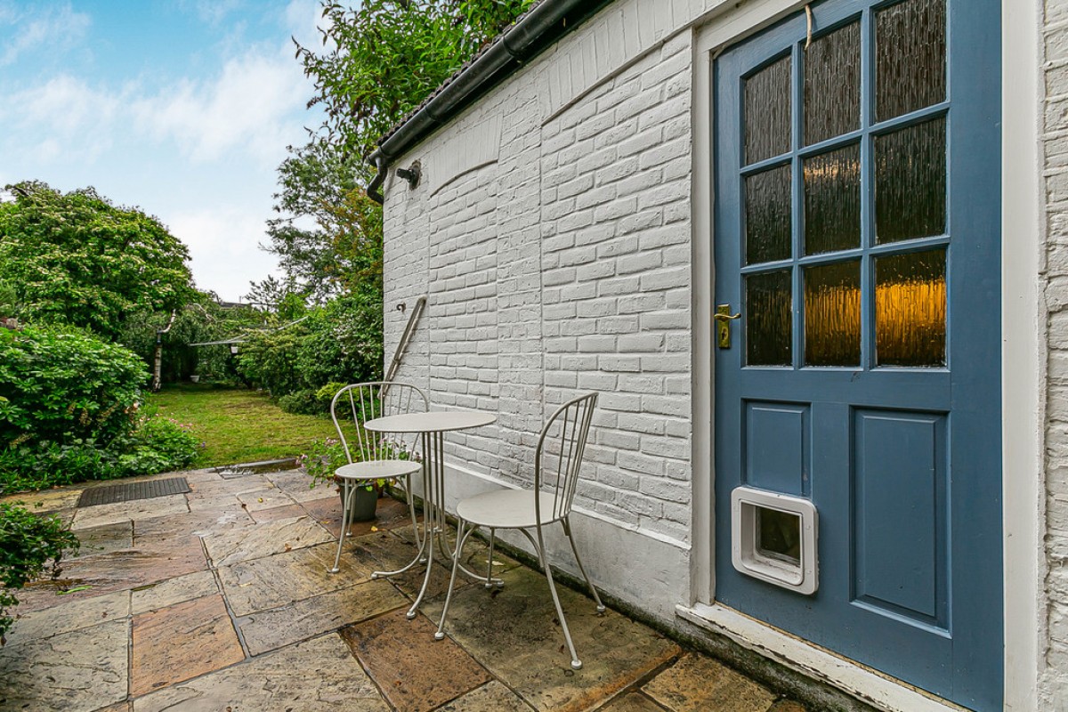 Clavering Road, Aldersbrook