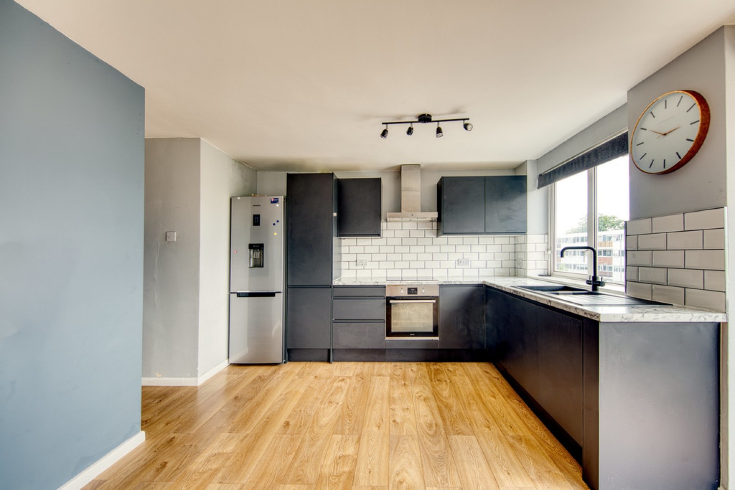 3 bedroom Flat for Sale Dudley Court, New Wanstead, Wanstead
