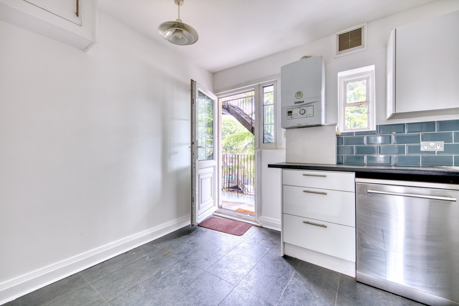3 bedroom Flat for Sale Woodford House, Woodford Road, Snaresbrook