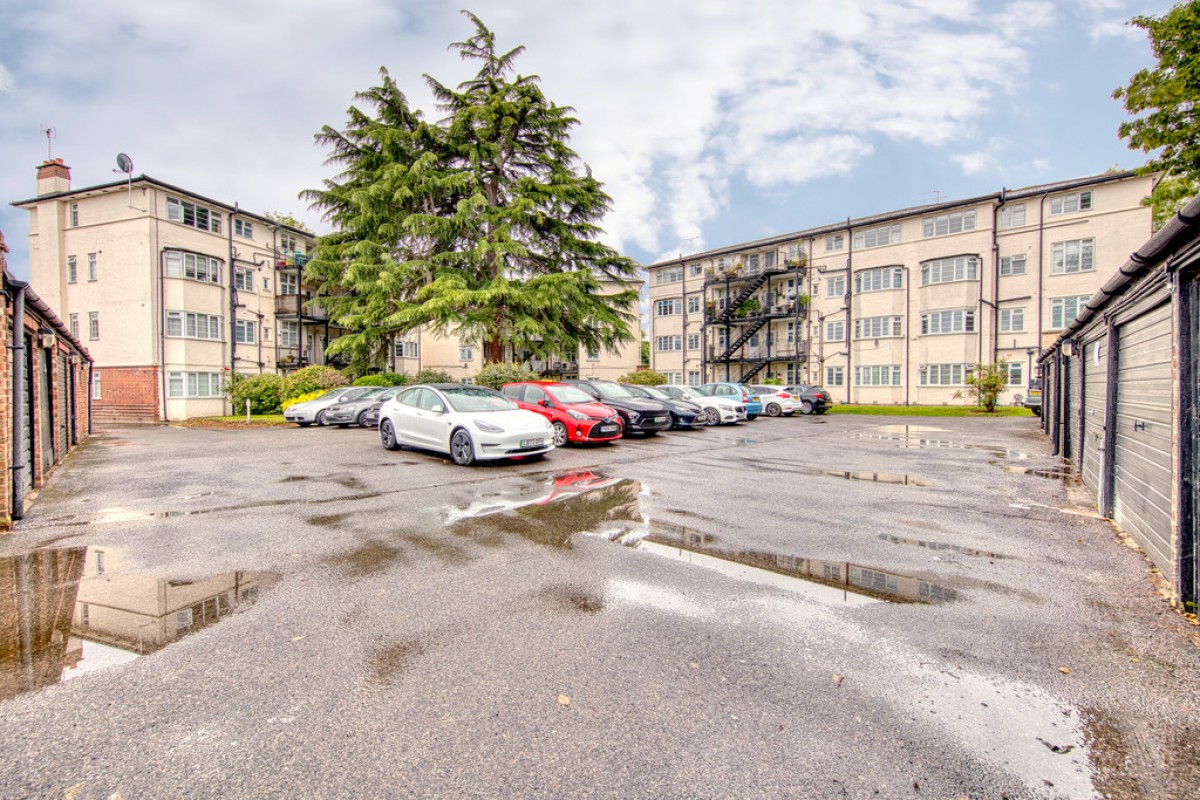 Woodford House, Woodford Road, Snaresbrook
