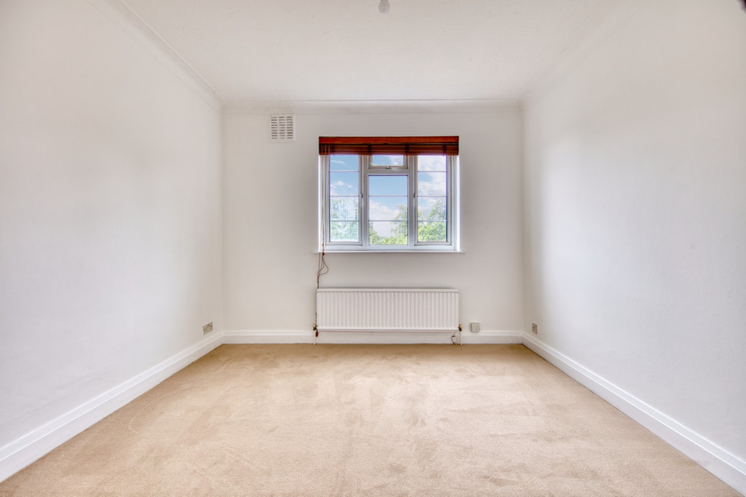 3 bedroom Flat for Sale Woodford House, Woodford Road, Snaresbrook