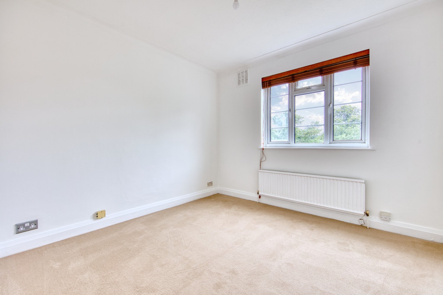 3 bedroom Flat for Sale Woodford House, Woodford Road, Snaresbrook