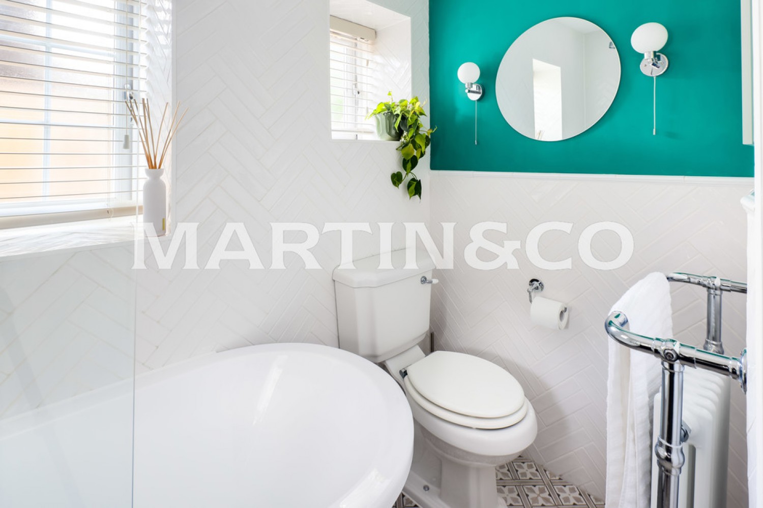 2 bedroom Flat for Sale Headley Chase
