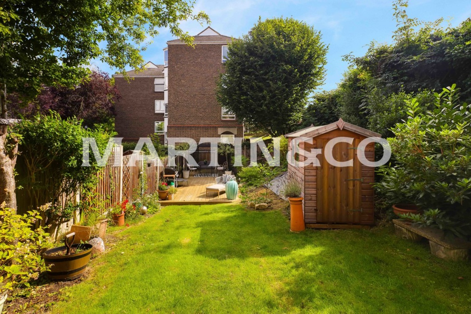 2 bedroom Flat for Sale Headley Chase