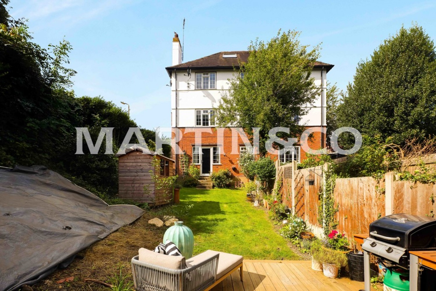 2 bedroom Flat for Sale Headley Chase