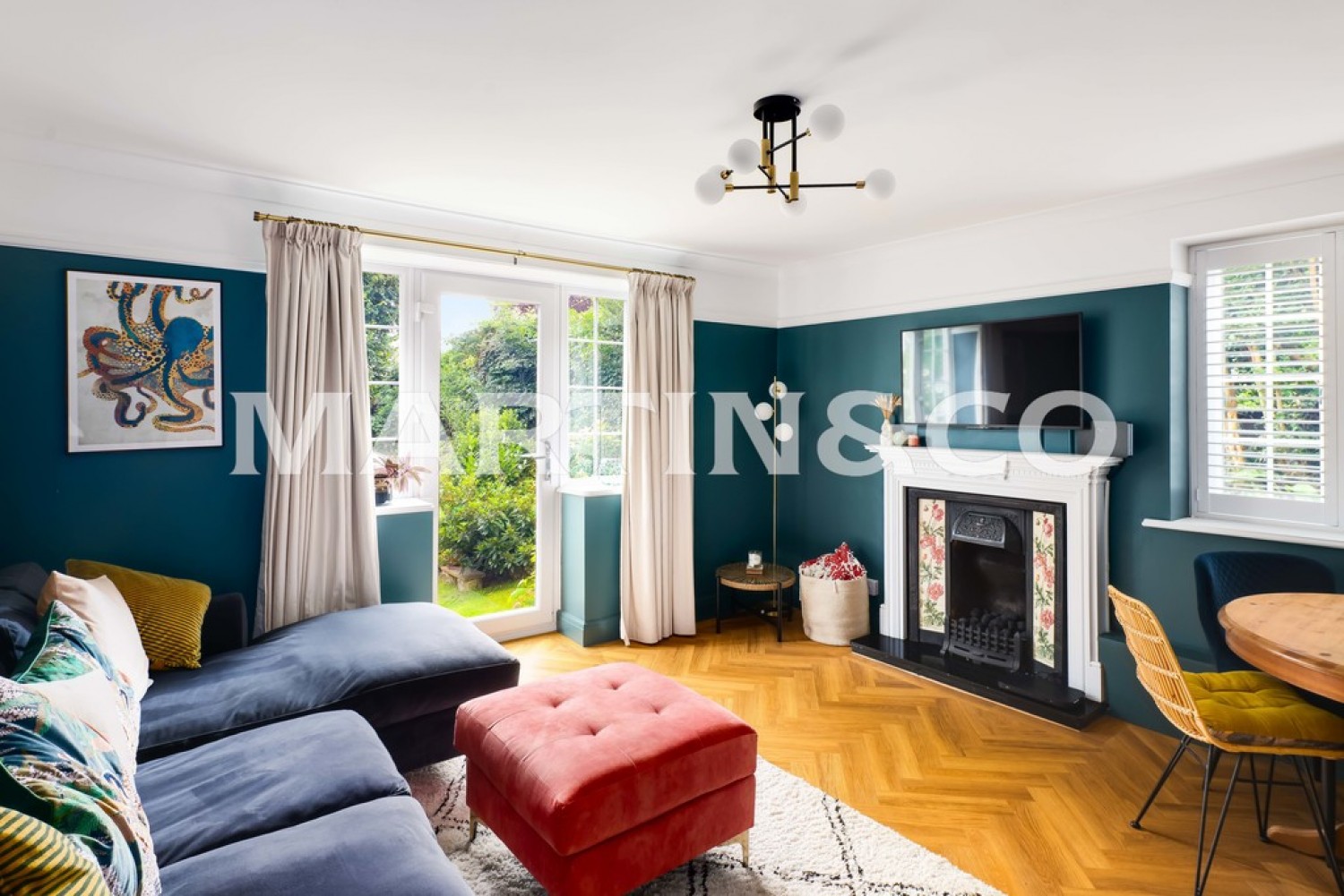 2 bedroom Flat for Sale Headley Chase