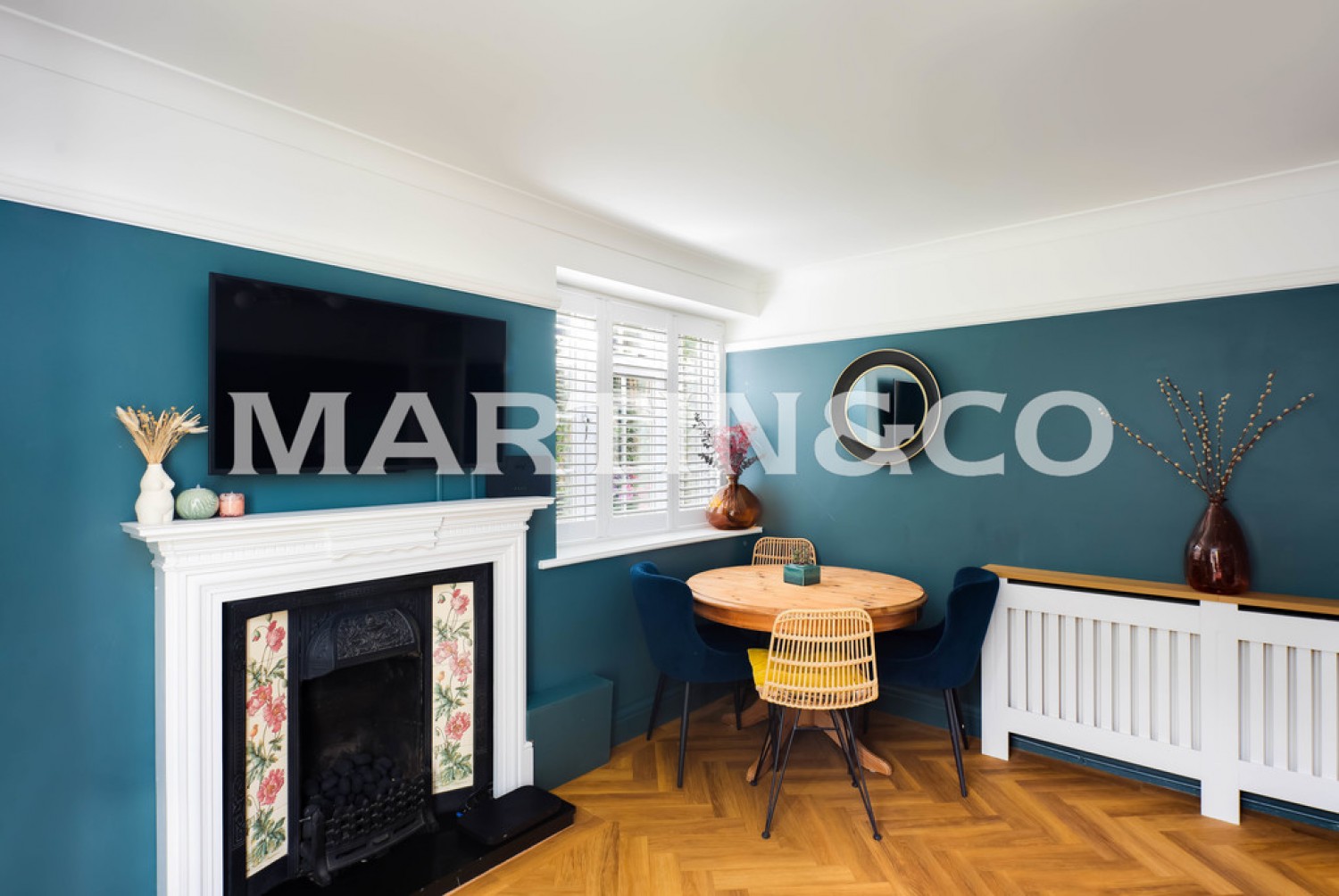 2 bedroom Flat for Sale Headley Chase