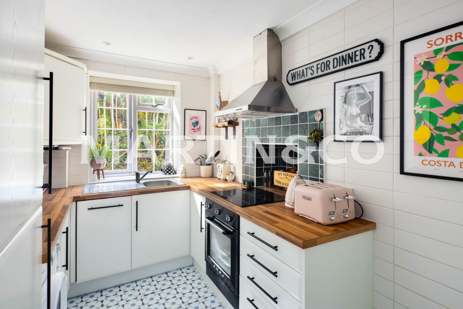 2 bedroom Flat for Sale Headley Chase