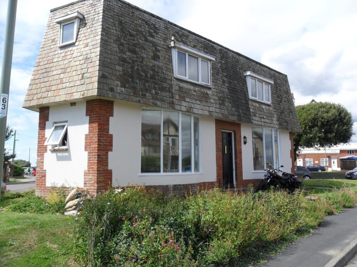 Barton Court Avenue, Barton-On-Sea