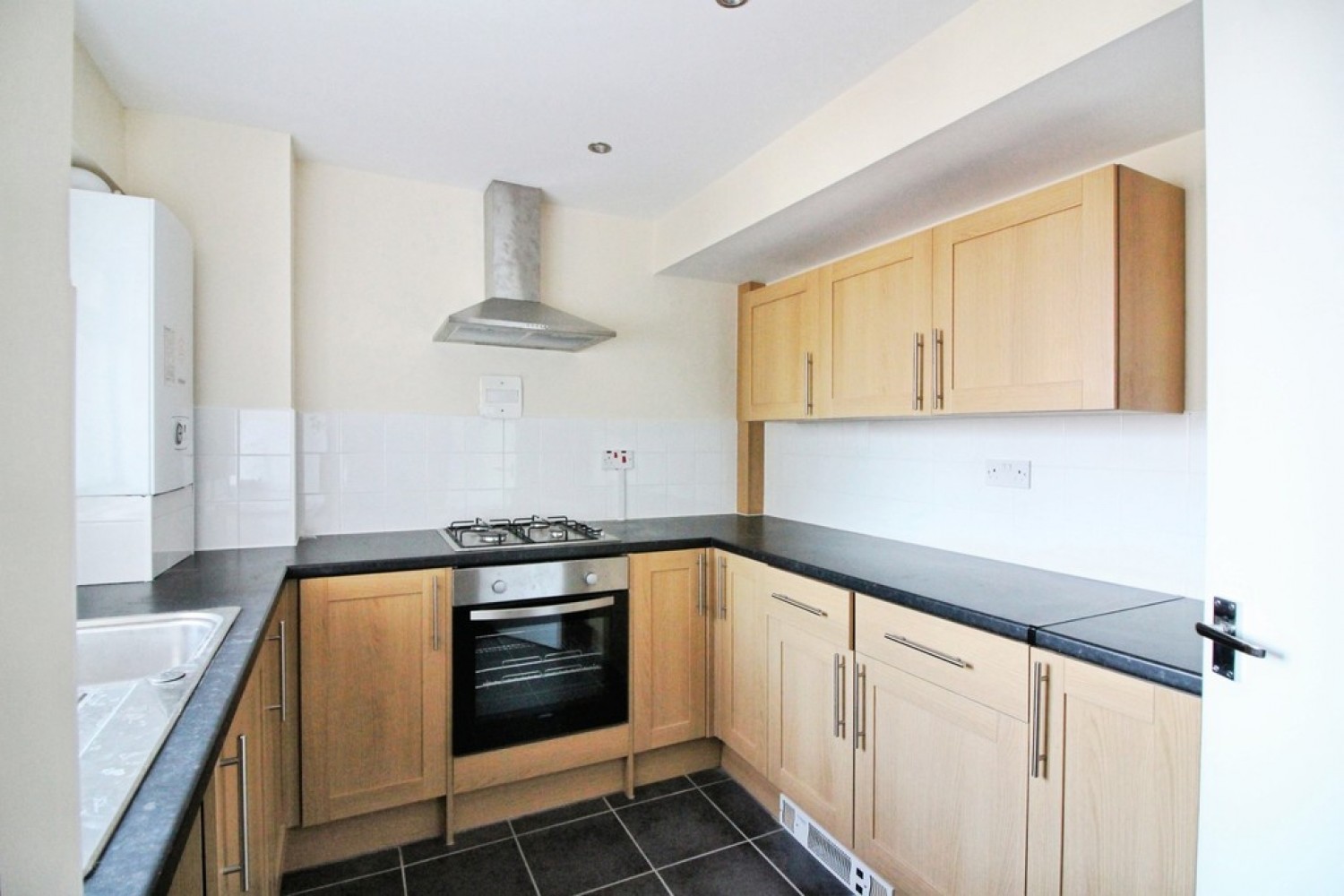 2 bedroom Flat for Letting Marine Drive, Barton On Sea