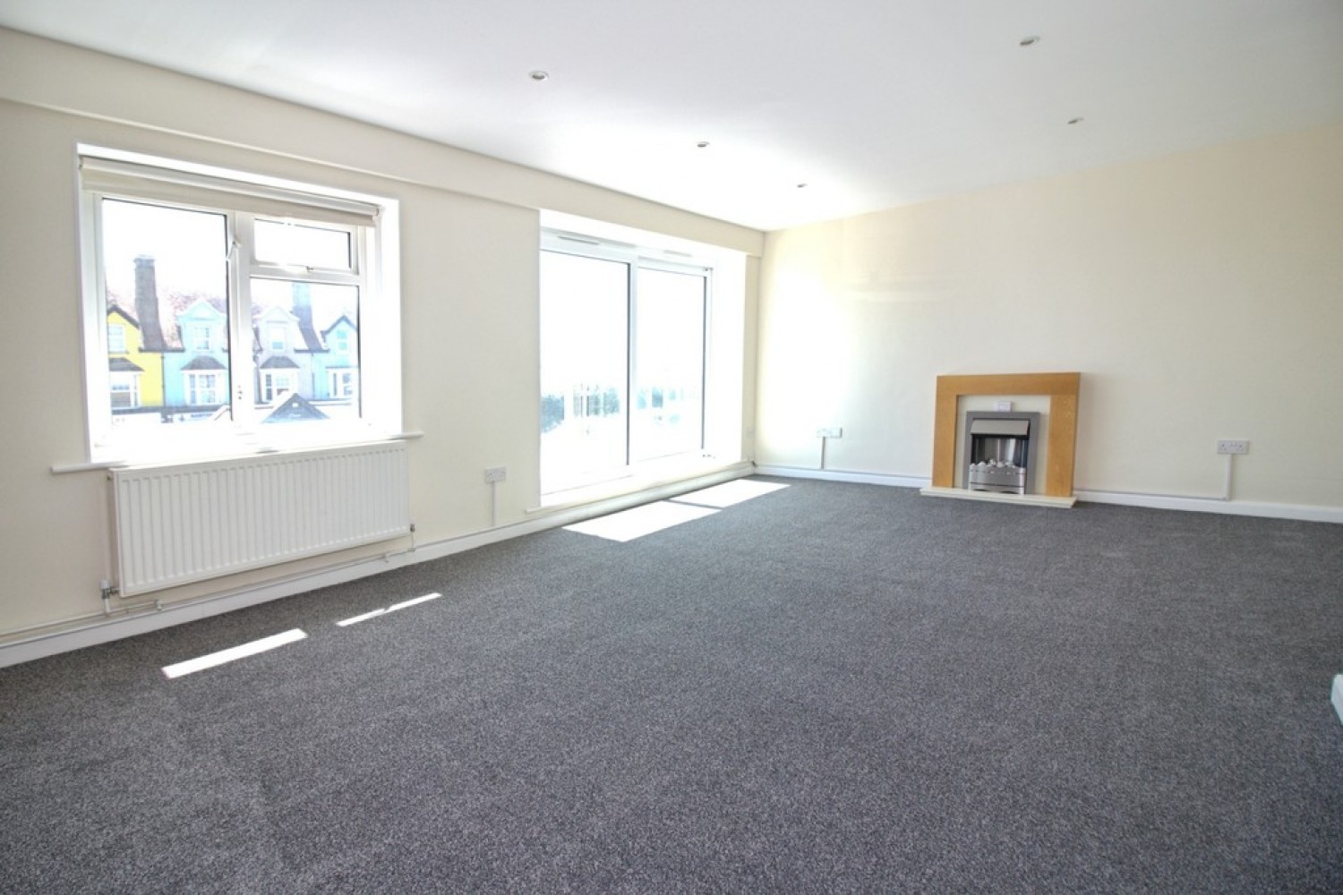 2 bedroom Flat for Letting Marine Drive, Barton On Sea
