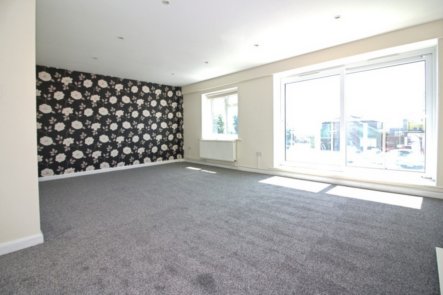 2 bedroom Flat for Letting Marine Drive, Barton On Sea