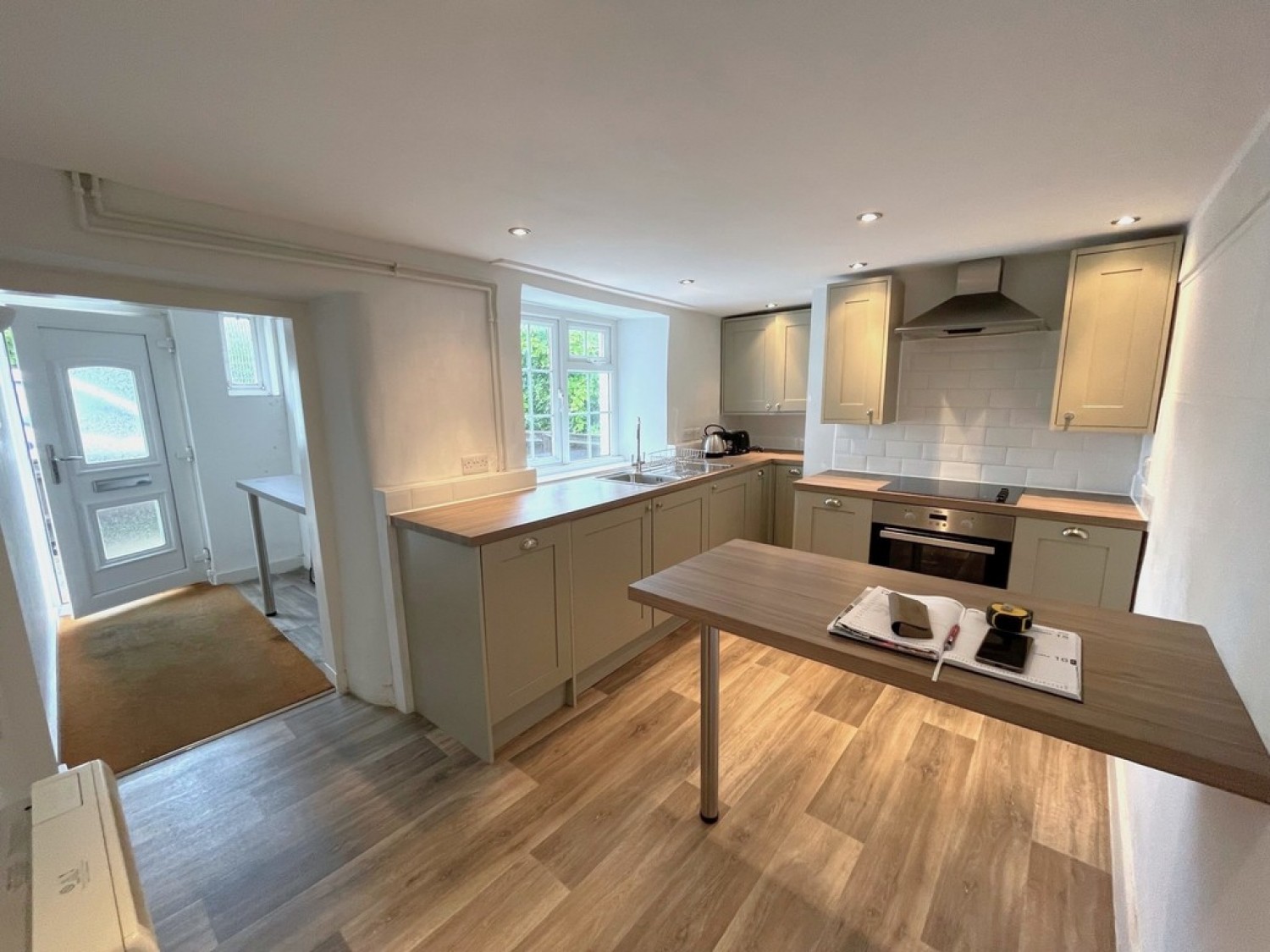 2 bedroom Flat for Letting Barton On Sea, Hampshire