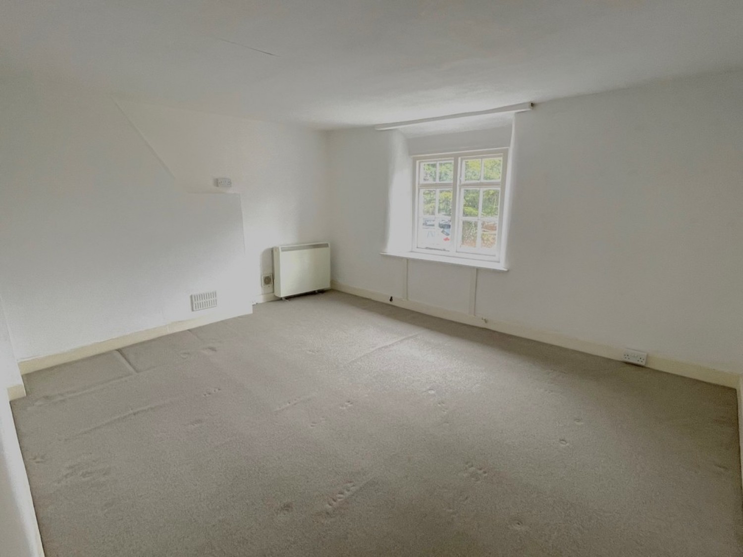2 bedroom Flat for Letting Barton On Sea, Hampshire