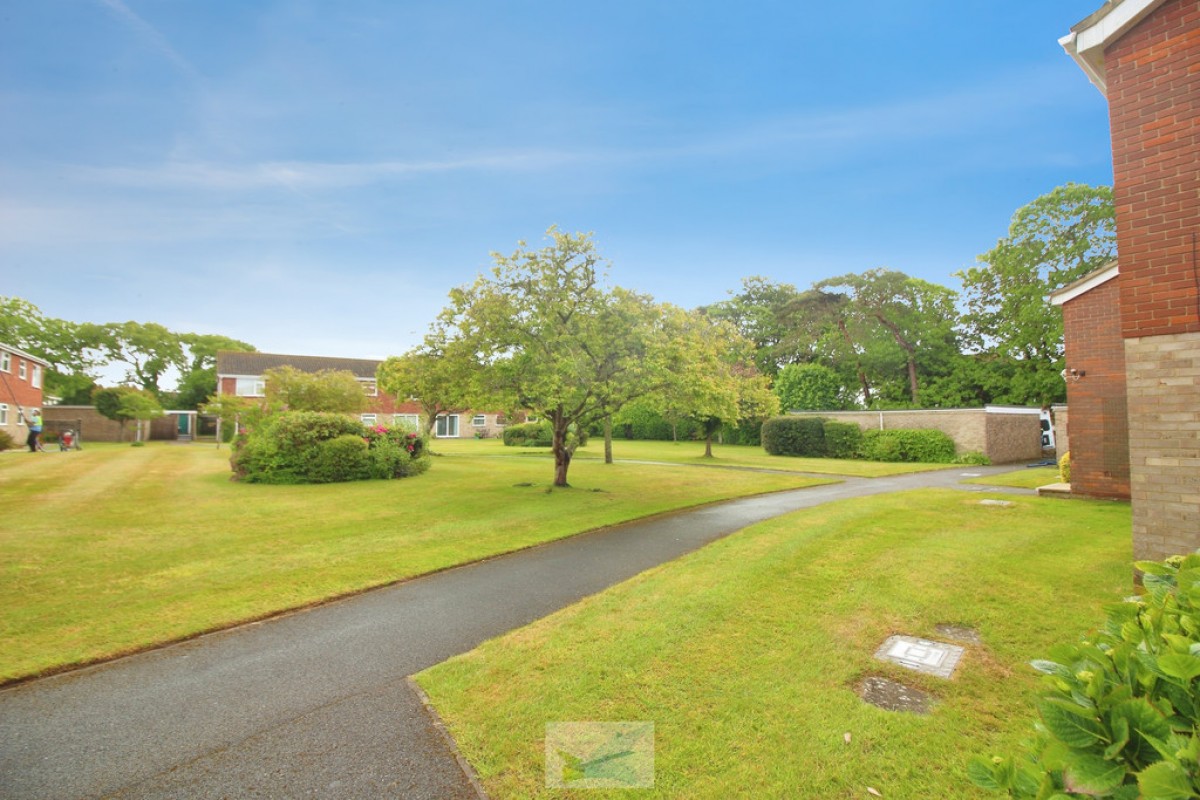 The Lawns, Waterford Road