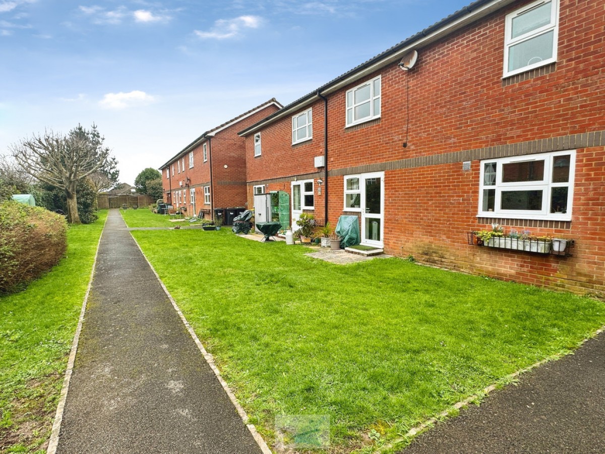 Floriston Gardens, New Milton