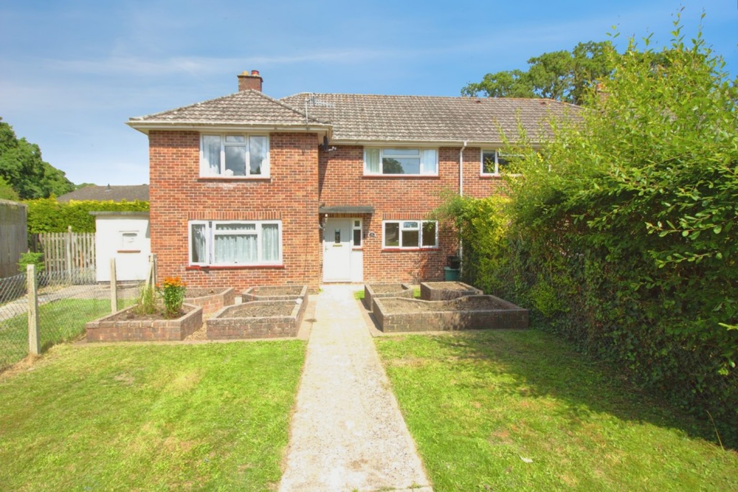 2 bedroom Flat for Sale Hordle