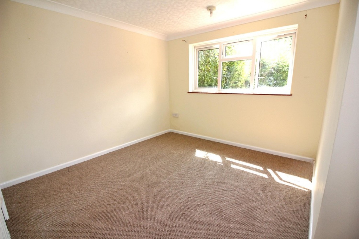 2 bedroom Flat for Sale Hordle