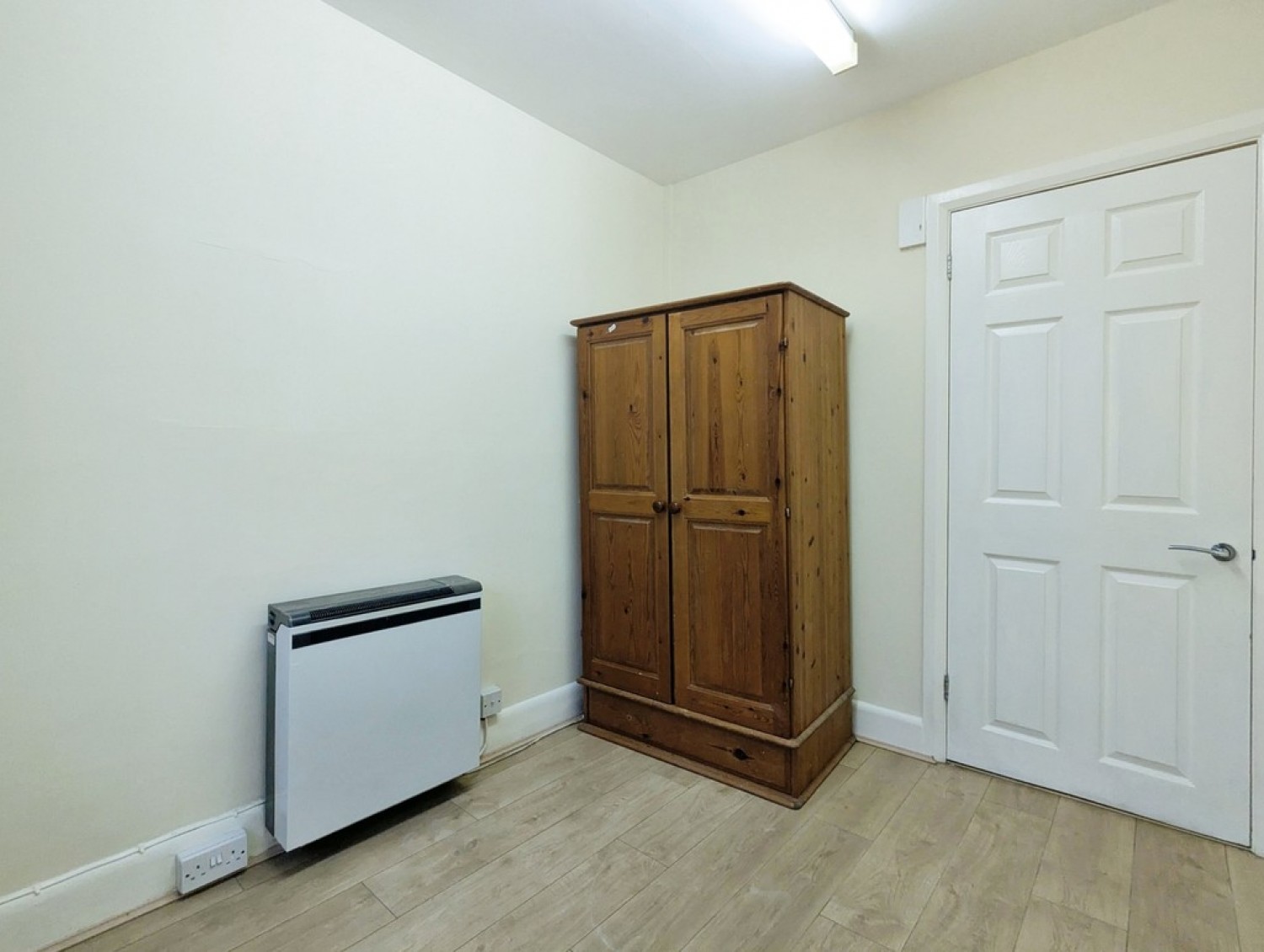 2 bedroom Flat for Sale Station Road, New Milton