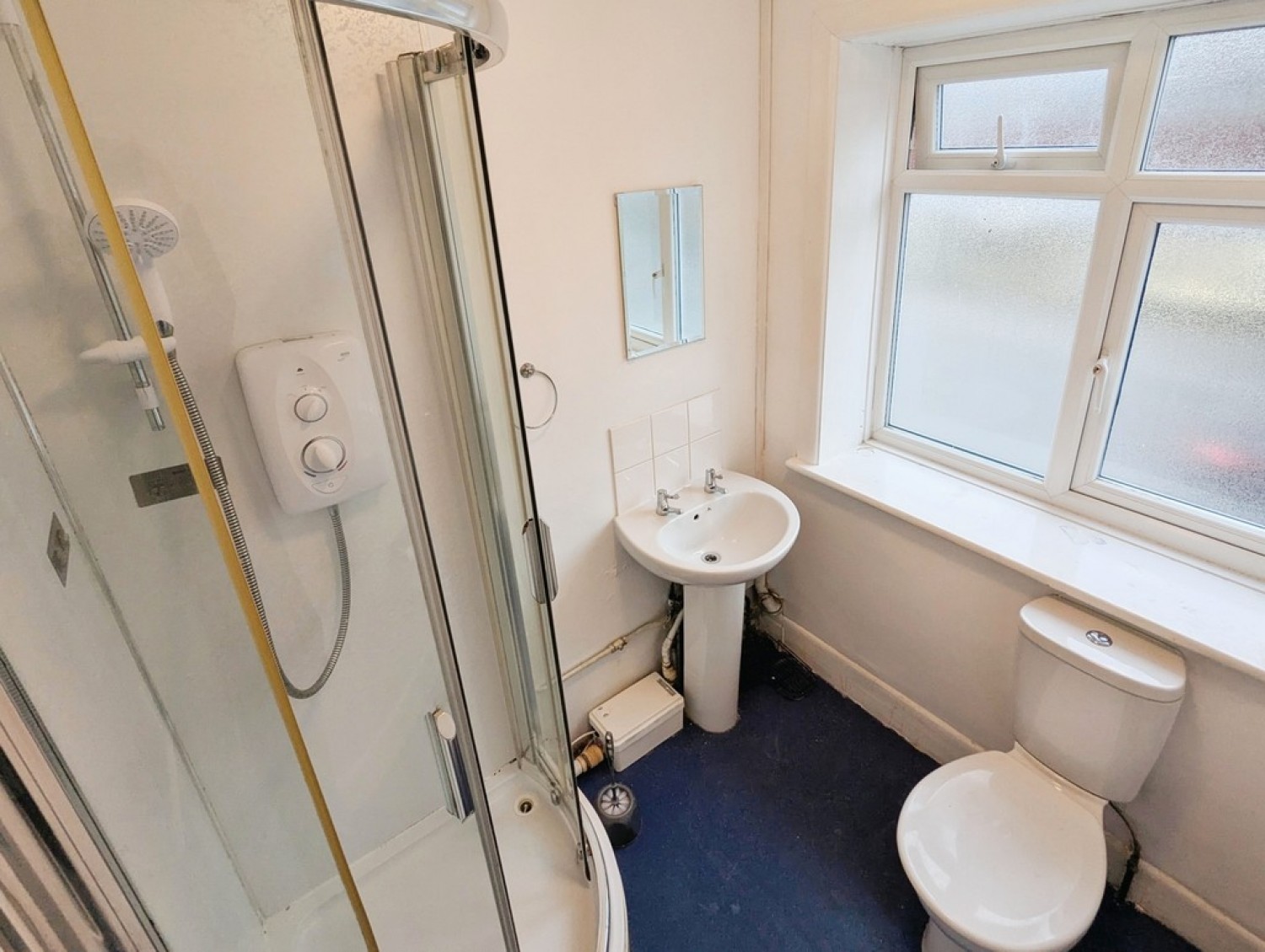 2 bedroom Flat for Sale Station Road, New Milton