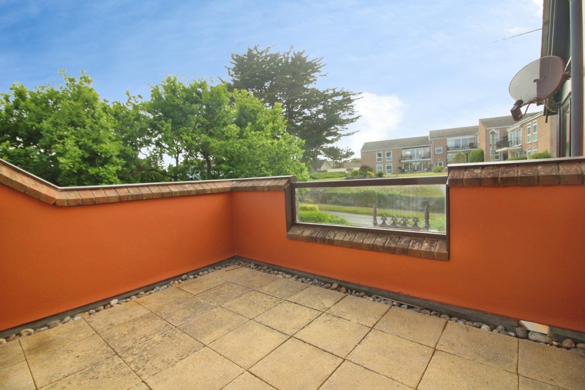 Barton Green, Becton Lane