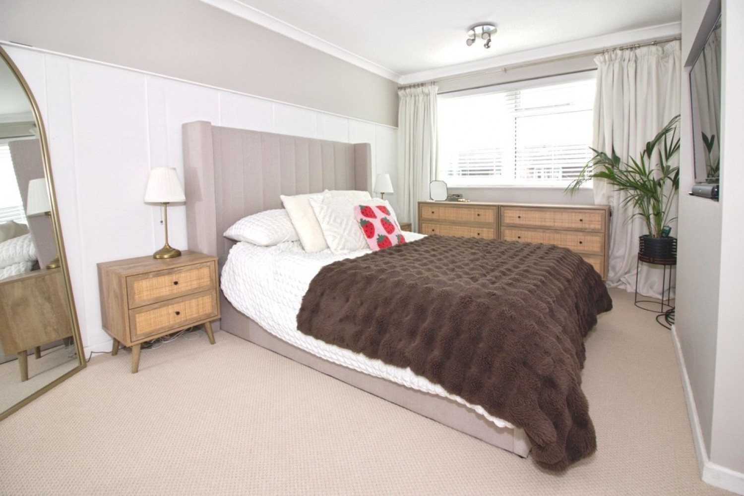 2 bedroom Flat for Letting Burton, Christchurch
