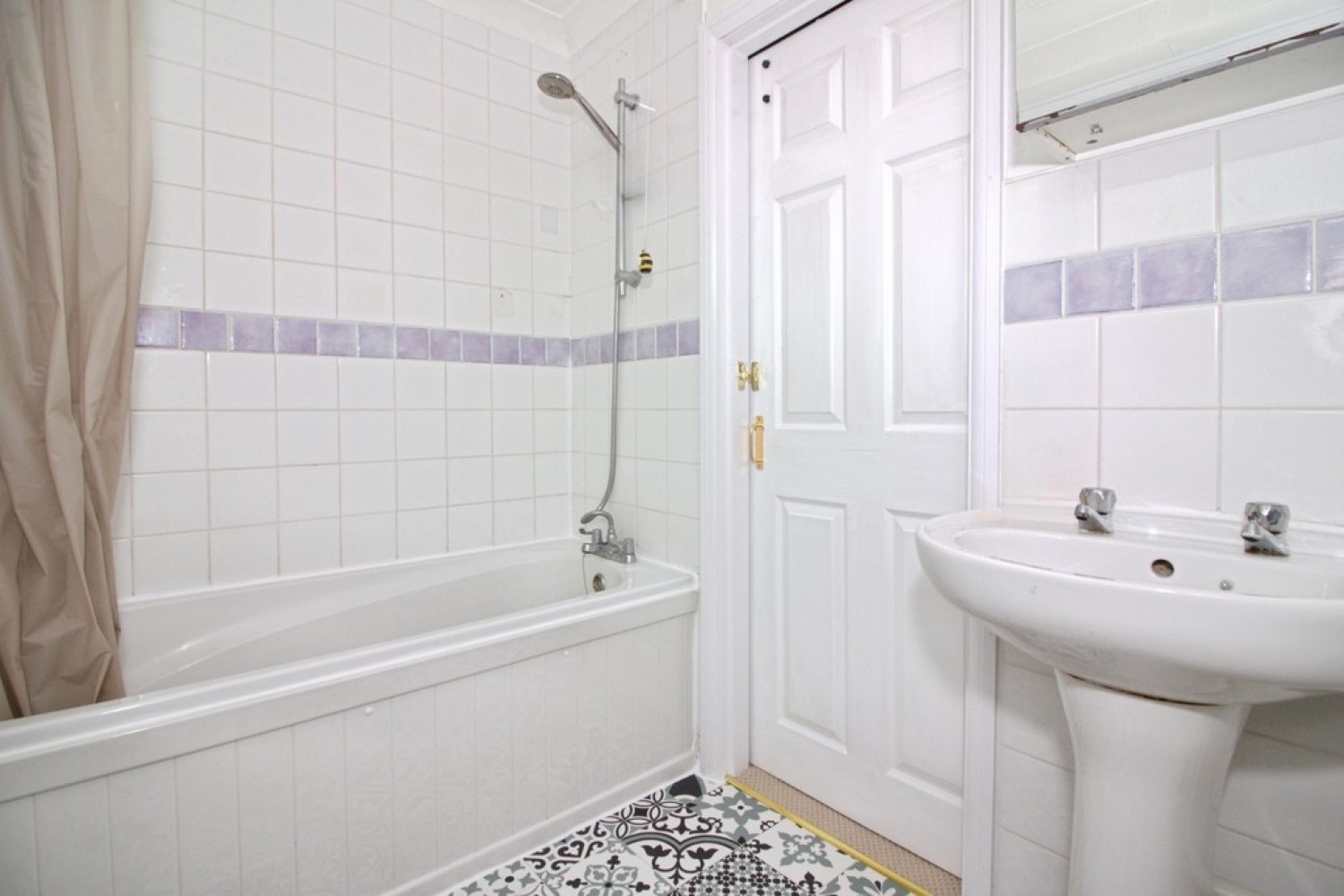 2 bedroom Flat for Letting Burton, Christchurch
