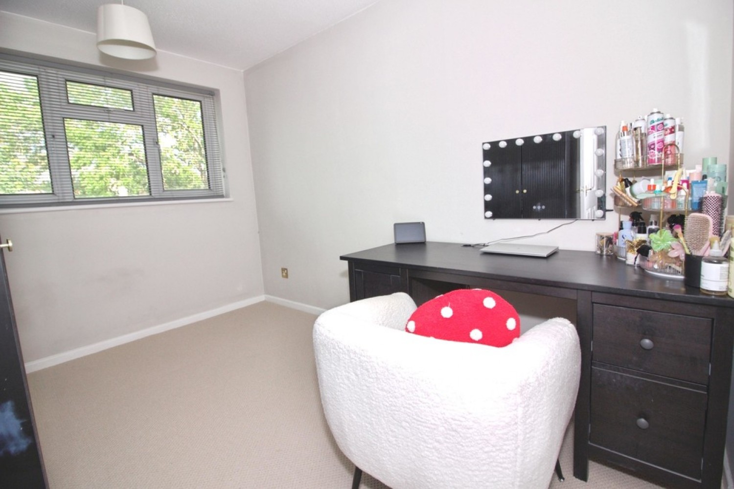 2 bedroom Flat for Letting Burton, Christchurch